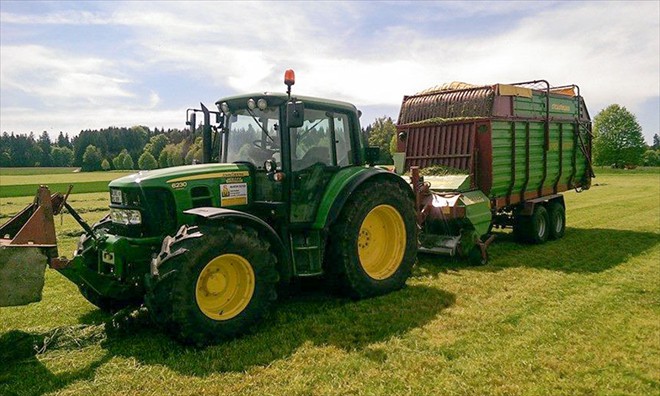 Einbringen von Grassilage